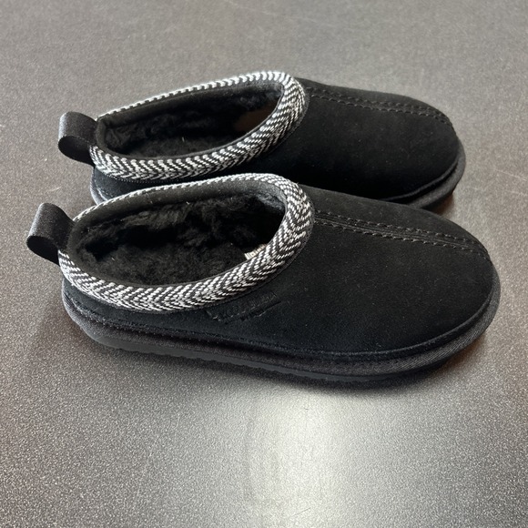 Girls Size 2 Ugg Koolaburra SLIP ONS Black Clogs - Picture 3 of 8